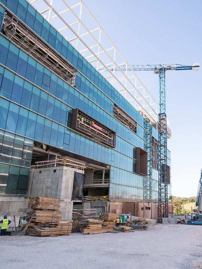 Torre Polaris em construção