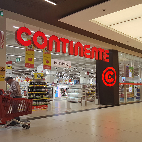 Continente store entrance