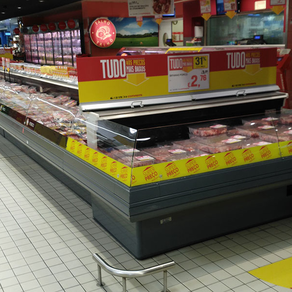 Refrigerated display cabinets